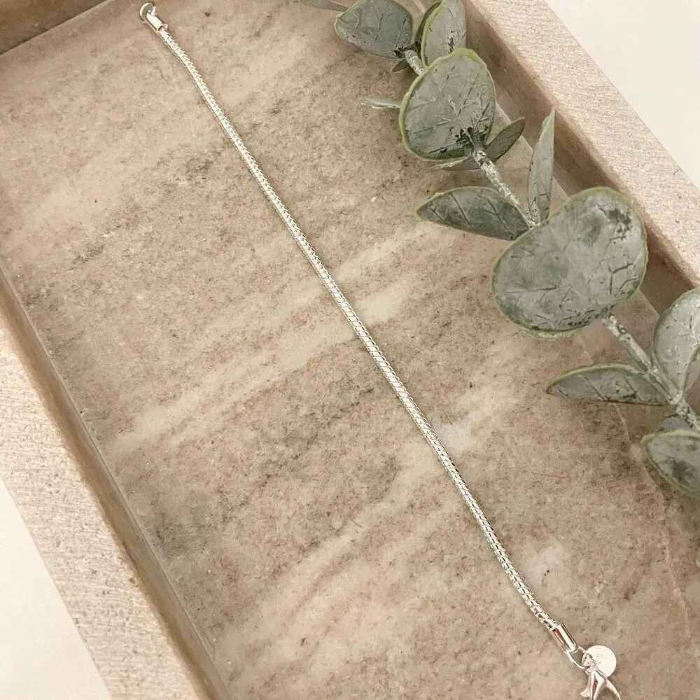 Sleek Silver Herringbone Chain Necklace — Shiny Everyday Layering 19” - Picture 2 of 6